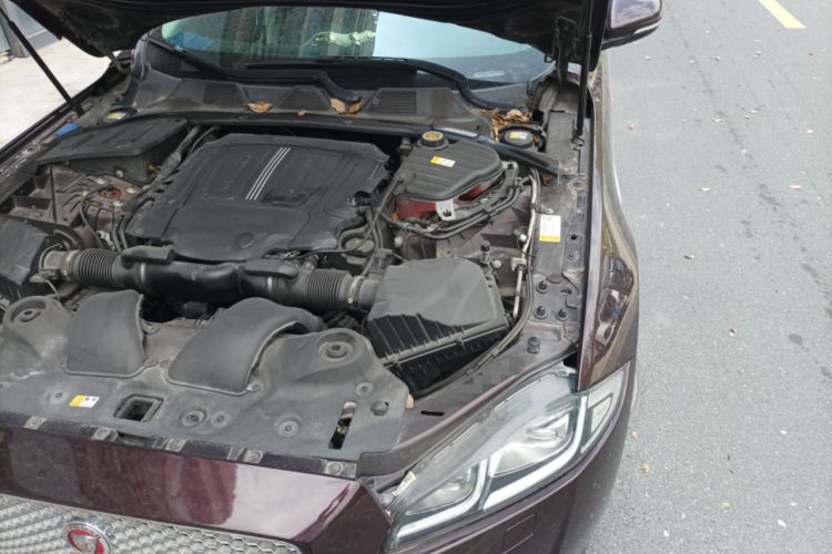Used Jaguar XJ 2016 XJL 3.0 SC Two-Wheel-Drive Elegant Business Edition Engine Bay Left