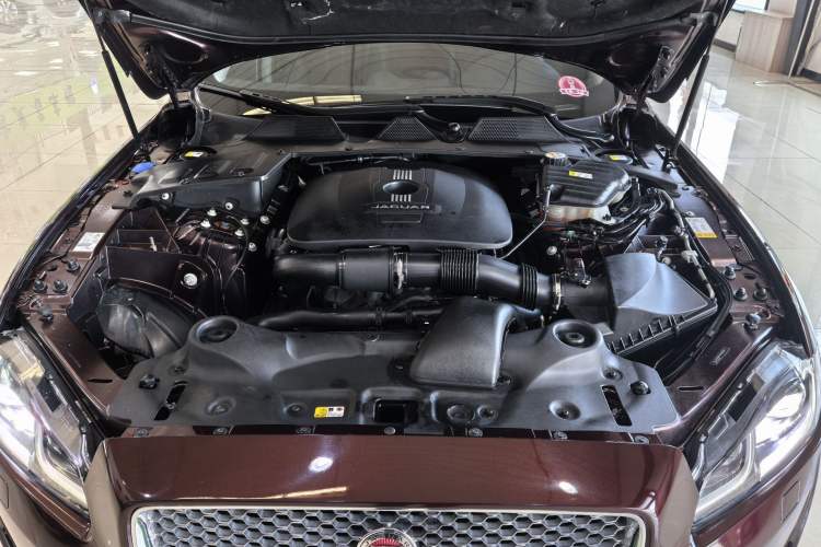 Used Jaguar XJ 2016 XJL 2.0T Two-Wheel-Drive Elegant Business Edition Engine Bay