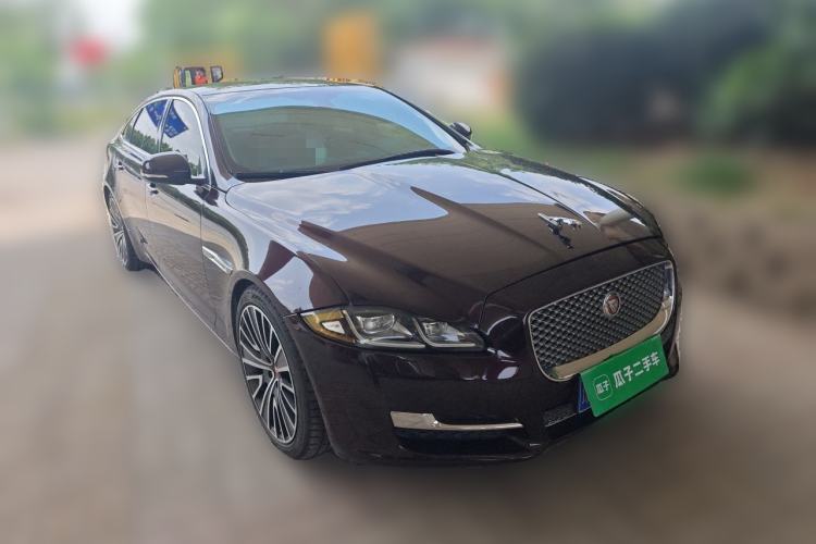 Used Jaguar XJ 2016 XJL 3.0 SC Two-Wheel-Drive Elegant Business Edition Front Right 45 Deg