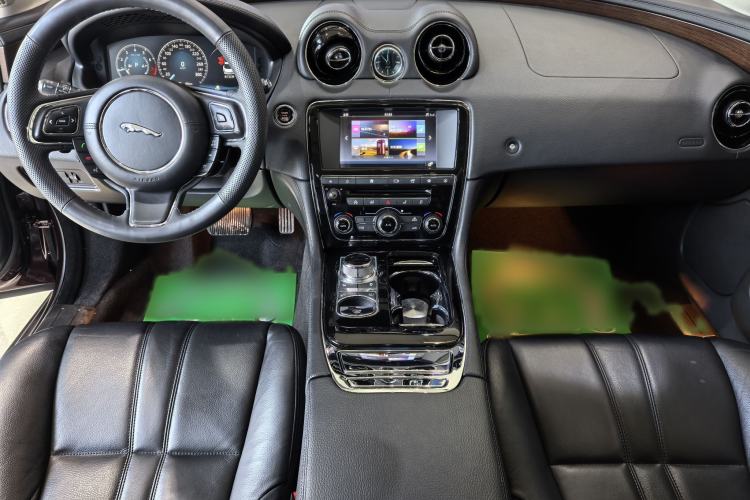 Used Jaguar XJ 2016 XJL 2.0T Two-Wheel-Drive Elegant Business Edition Interior 3