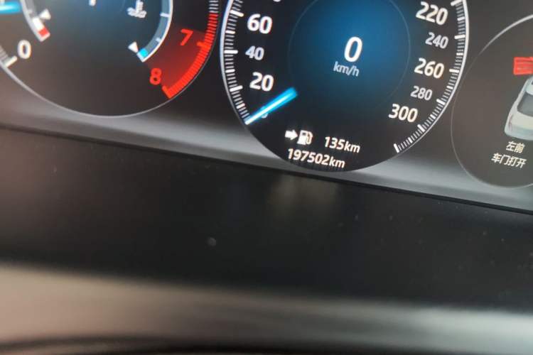 Used Jaguar XJ 2016 XJL 3.0 SC Two-Wheel-Drive Elegant Business Edition Odometer Close Up