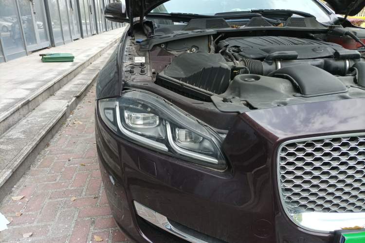 Used Jaguar XJ 2016 XJL 3.0 SC Two-Wheel-Drive Elegant Business Edition Right Front Headlight