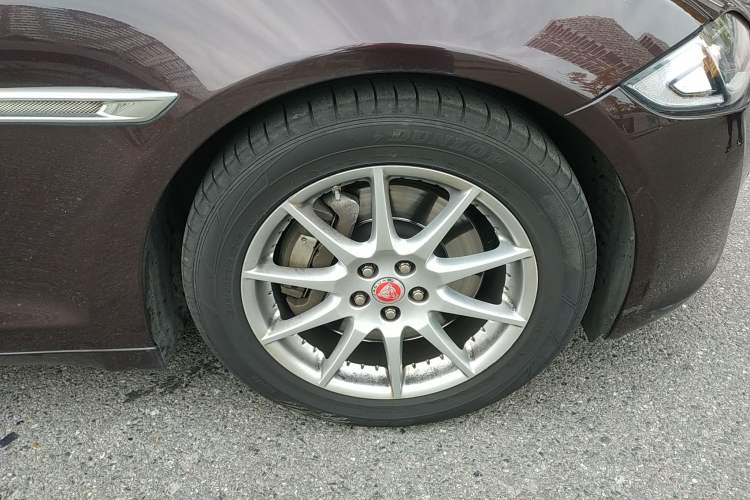 Used Jaguar XJ 2016 XJL 3.0 SC Two-Wheel-Drive Elegant Business Edition Right Front Wheel Hub