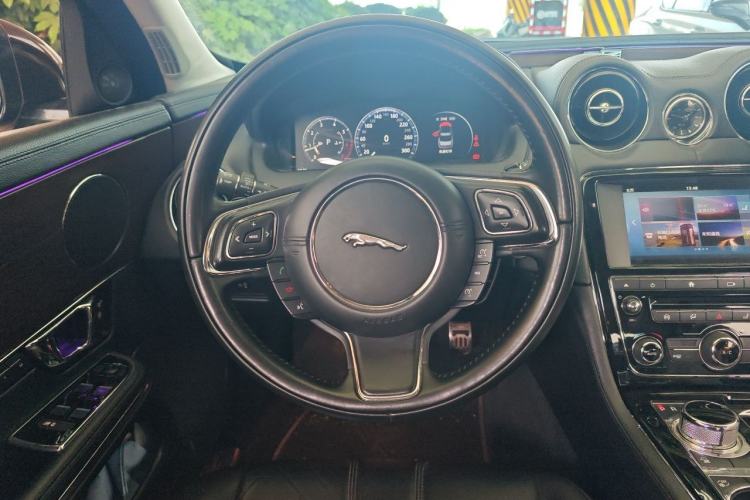 Used Jaguar XJ 2016 XJL 3.0 SC Two-Wheel-Drive Elegant Business Edition Steering Wheel