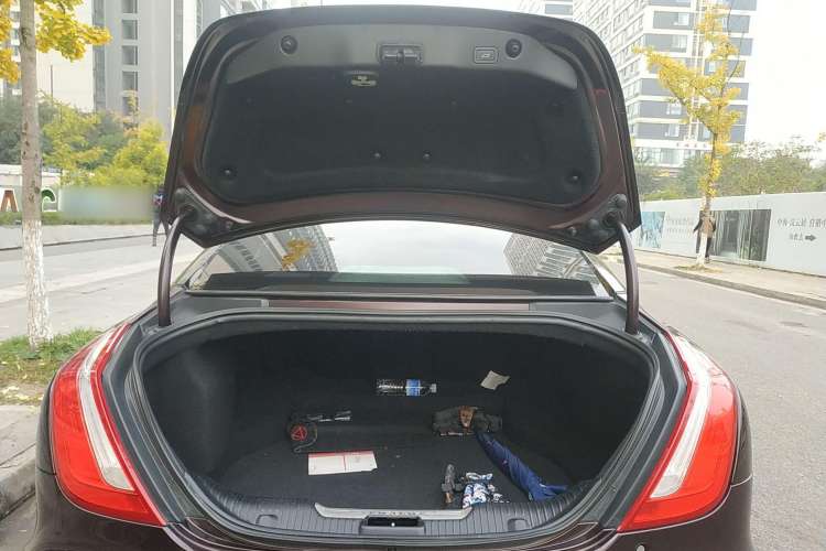 Used Jaguar XJ 2016 XJL 3.0 SC Two-Wheel-Drive Elegant Business Edition Trunk