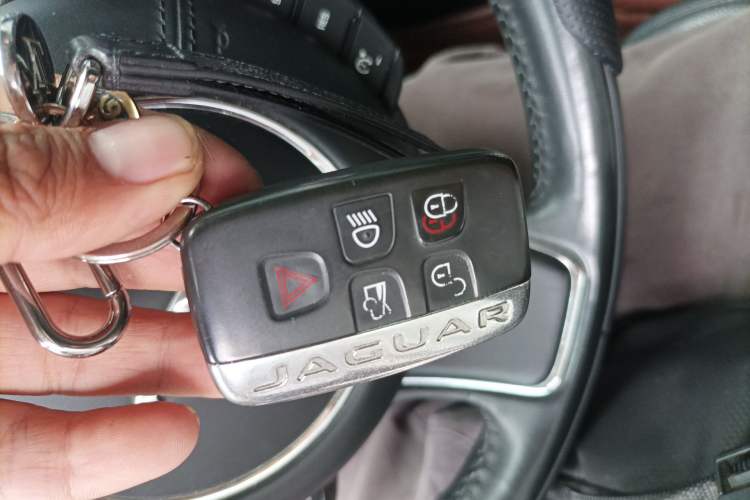 Used Jaguar XJ 2016 XJL 3.0 SC Two-Wheel-Drive Elegant Business Edition Vehicle Key