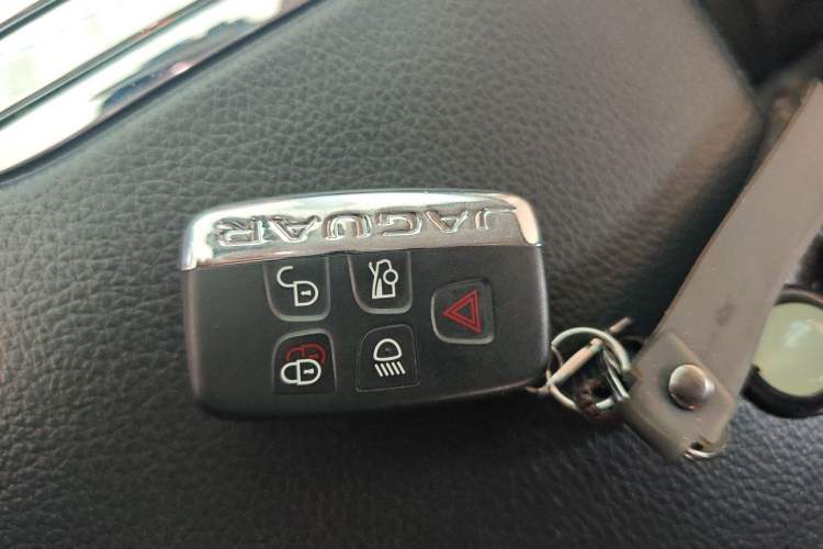 Used Jaguar XJ 2016 XJL 3.0 SC Two-Wheel-Drive Elegant Business Edition Vehicle Key