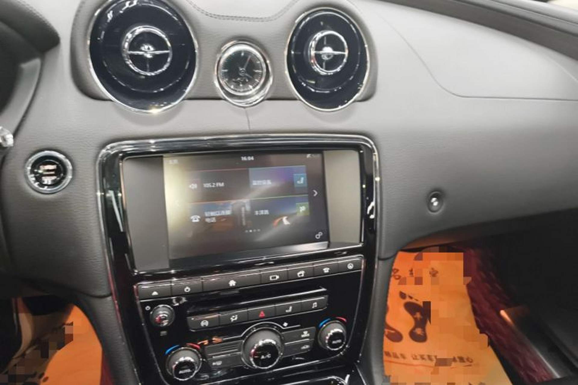 Used Jaguar XJ 2016 XJL 3.0 SC Two-Wheel-Drive Elegant Business Edition Audio And AC Panel