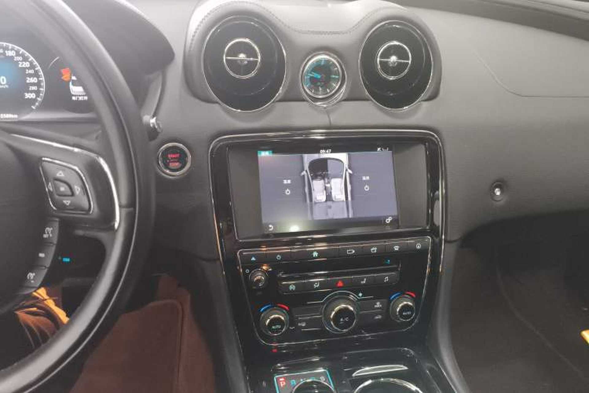 Used Jaguar XJ 2016 XJL 3.0 SC Two-Wheel-Drive Elegant Business Edition Audio And AC Panel
