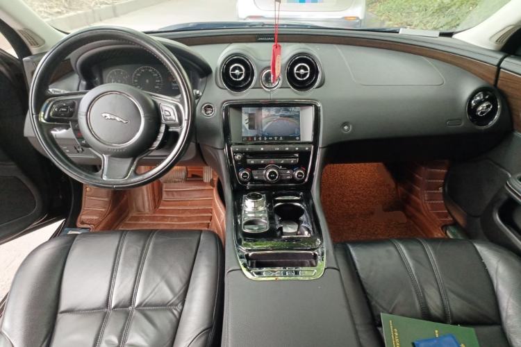 Used Jaguar XJ 2016 XJL 3.0 SC Two-Wheel-Drive Elegant Business Edition Center Console
