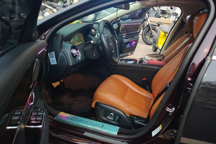 Used Jaguar XJ 2016 XJL 3.0 SC Four-Wheel Drive Panoramic Business Edition Driver Seat