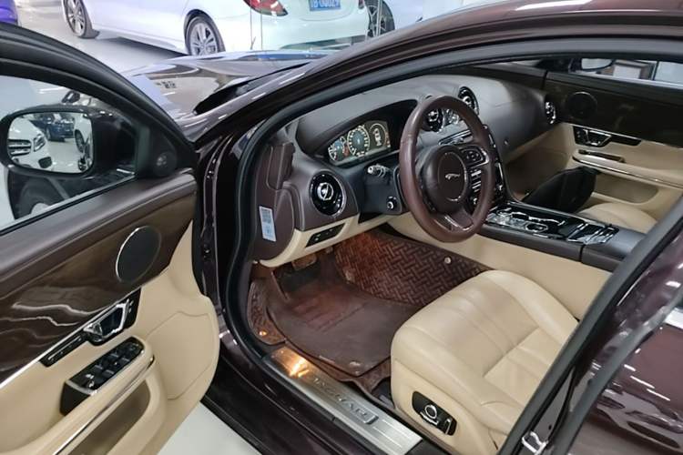 Used Jaguar XJ 2016 XJL 2.0T Two-Wheel-Drive Elegant Business Edition Driver Seat