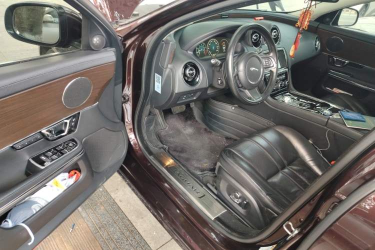 Used Jaguar XJ 2016 XJL 2.0T Two-Wheel-Drive Elegant Business Edition Driver Seat