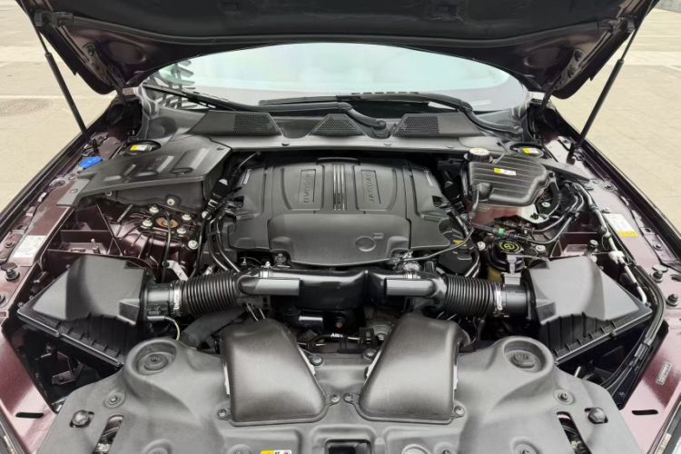 Used Jaguar XJ 2016 XJL 3.0 SC Four-Wheel Drive Panoramic Business Edition Engine Bay