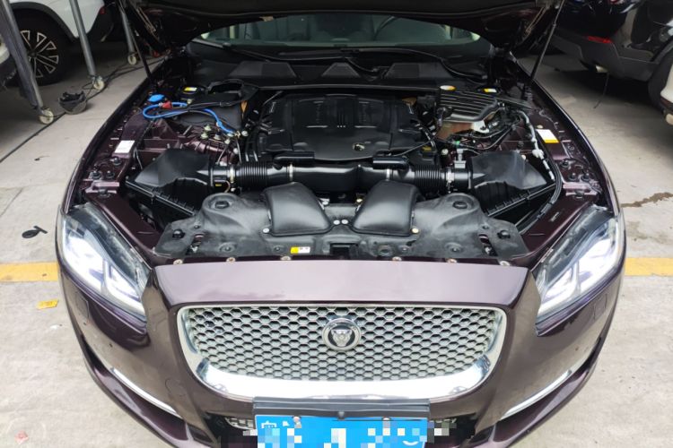 Used Jaguar XJ 2016 XJL 3.0 SC Two-Wheel-Drive Elegant Business Edition Engine Bay