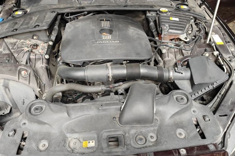 Used Jaguar XJ 2016 XJL 2.0T Two-Wheel-Drive Elegant Business Edition Engine Bay