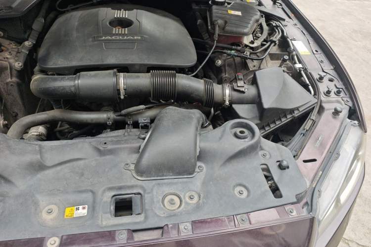 Used Jaguar XJ 2016 XJL 2.0T Two-Wheel-Drive Elegant Business Edition Engine Bay Left