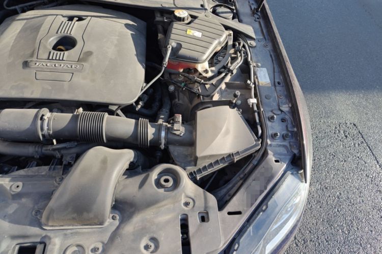 Used Jaguar XJ 2016 XJL 2.0T Two-Wheel-Drive Elegant Business Edition Engine Bay Left