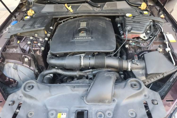Used Jaguar XJ 2016 XJL 2.0T Two-Wheel-Drive Elegant Business Edition Engine Bay