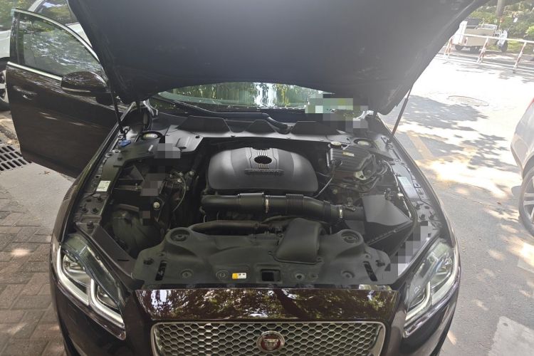 Used Jaguar XJ 2016 XJL 2.0T Two-Wheel-Drive Elegant Business Edition Engine Bay