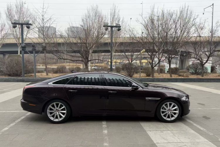 Used Jaguar XJ 2016 XJL 3.0 SC Four-Wheel Drive Panoramic Business Edition Exterior 2