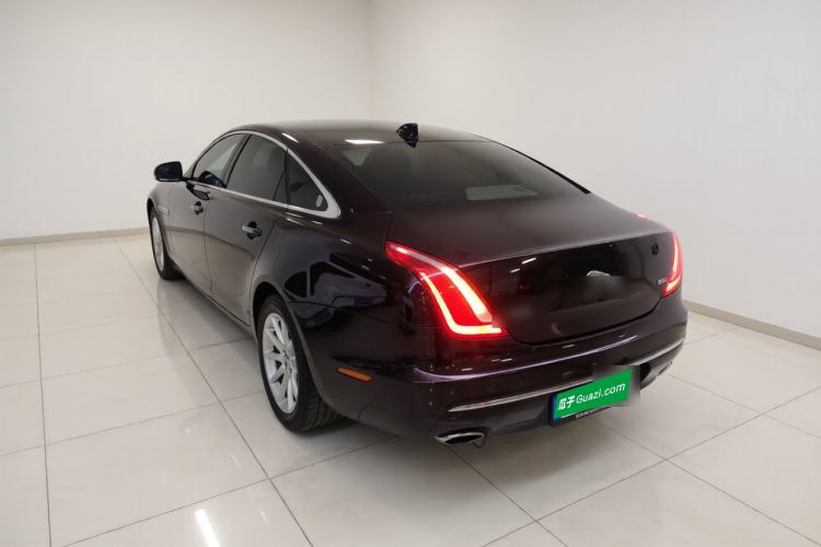 Used Jaguar XJ 2016 XJL 2.0T Two-Wheel-Drive Elegant Business Edition Exterior 2