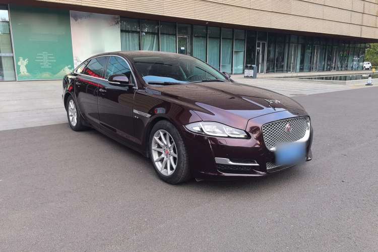 Used Jaguar XJ 2016 XJL 2.0T Two-Wheel-Drive Elegant Business Edition Exterior 2