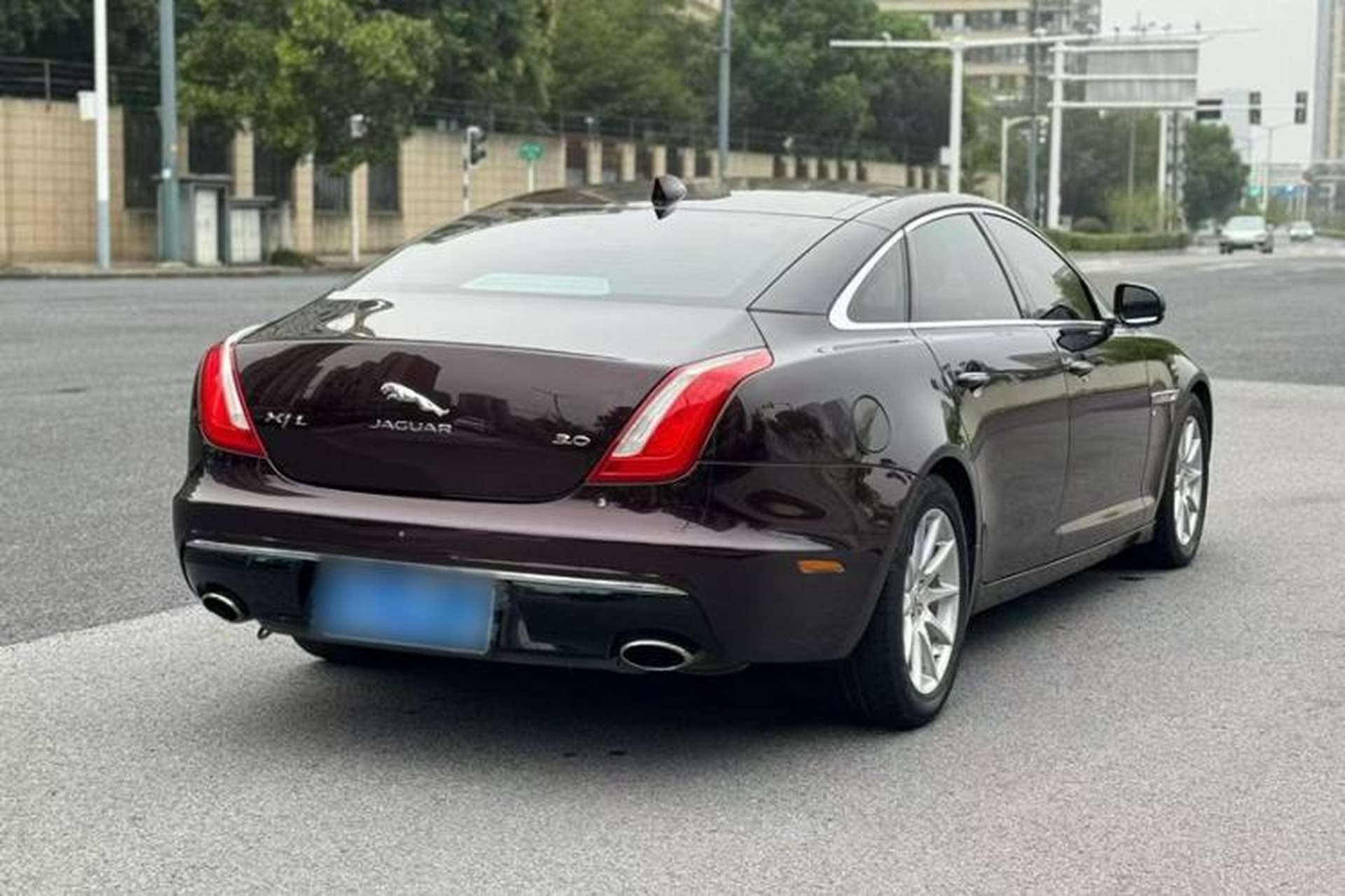 Used Jaguar XJ 2016 XJL 3.0 SC Two-Wheel-Drive Elegant Business Edition Exterior 4