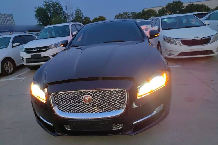 Used Jaguar XJ 2016 XJL 2.0T Two-Wheel-Drive Elegant Business Edition Front