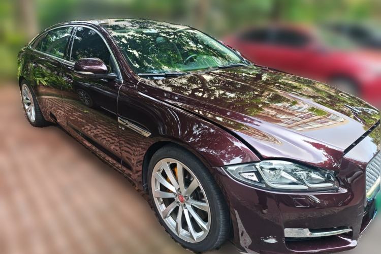 Used Jaguar XJ 2016 XJL 3.0 SC Two-Wheel-Drive Elegant Business Edition Front Right 45 Deg