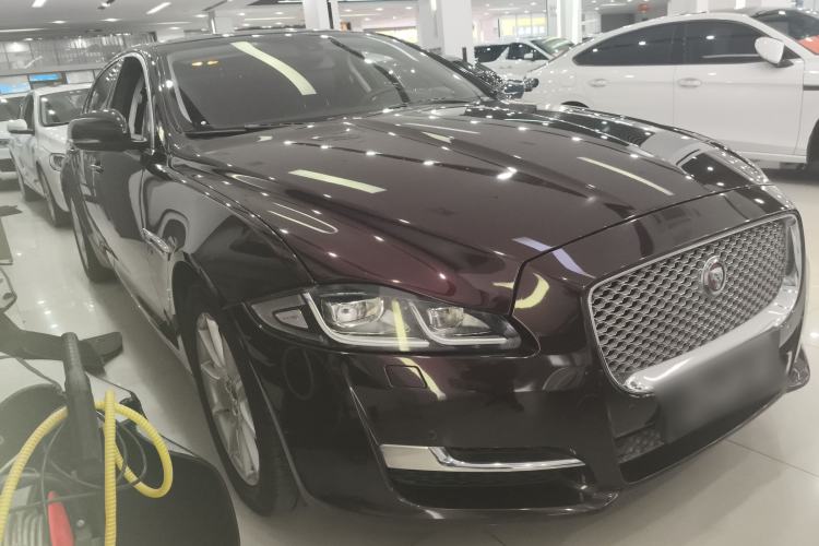 Used Jaguar XJ 2016 XJL 3.0 SC Two-Wheel-Drive Elegant Business Edition Front Right 45 Deg