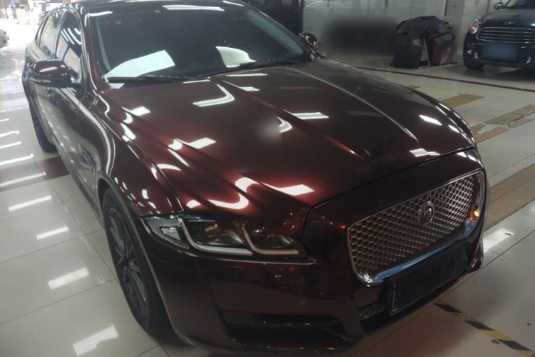 Used Jaguar XJ 2016 XJL 3.0 SC Two-Wheel-Drive Elegant Business Edition Front Right 45 Deg