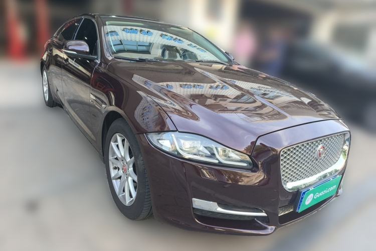 Used Jaguar XJ 2016 XJL 2.0T Two-Wheel-Drive Elegant Business Edition Front Right 45 Deg