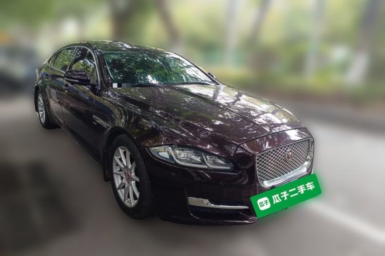Used Jaguar XJ 2016 XJL 3.0 SC Two-Wheel-Drive Elegant Business Edition Front Right 45 Deg