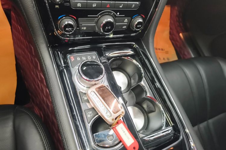 Used Jaguar XJ 2016 XJL 3.0 SC Two-Wheel-Drive Elegant Business Edition Gear Lever