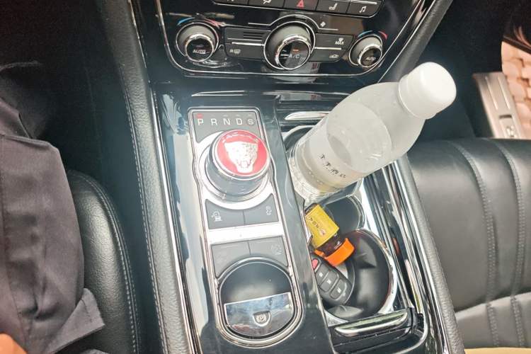 Used Jaguar XJ 2016 XJL 3.0 SC Two-Wheel-Drive Elegant Business Edition Gear Lever