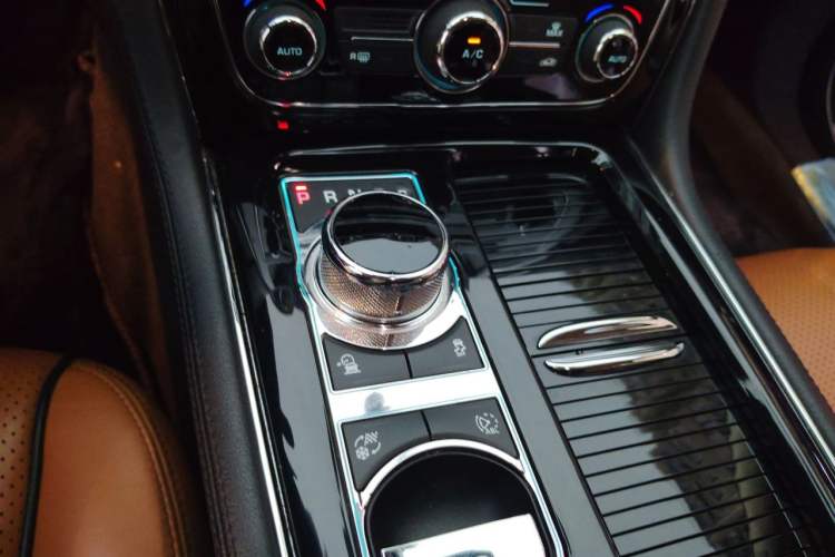 Used Jaguar XJ 2016 XJL 3.0 SC Four-Wheel Drive Panoramic Business Edition Gear Lever