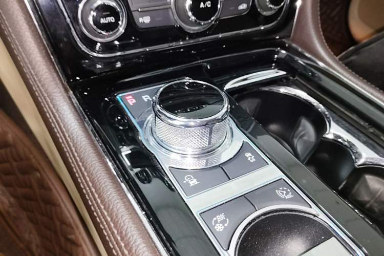 Used Jaguar XJ 2016 XJL 2.0T Two-Wheel-Drive Elegant Business Edition Gear Lever