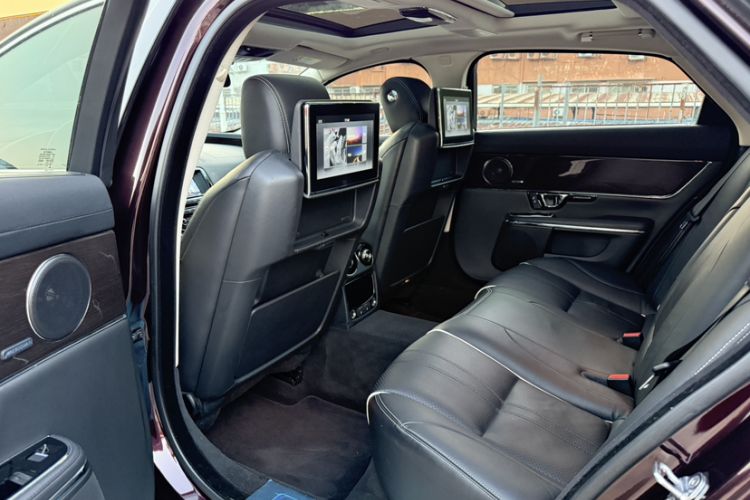 Used Jaguar XJ 2016 XJL 3.0 SC Four-Wheel Drive Panoramic Business Edition Interior 1