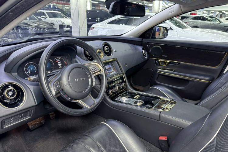 Used Jaguar XJ 2016 XJL 3.0 SC Four-Wheel Drive Panoramic Business Edition Interior 1