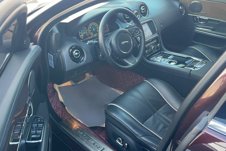 Used Jaguar XJ 2016 XJL 3.0 SC Four-Wheel Drive Panoramic Business Edition Interior 1