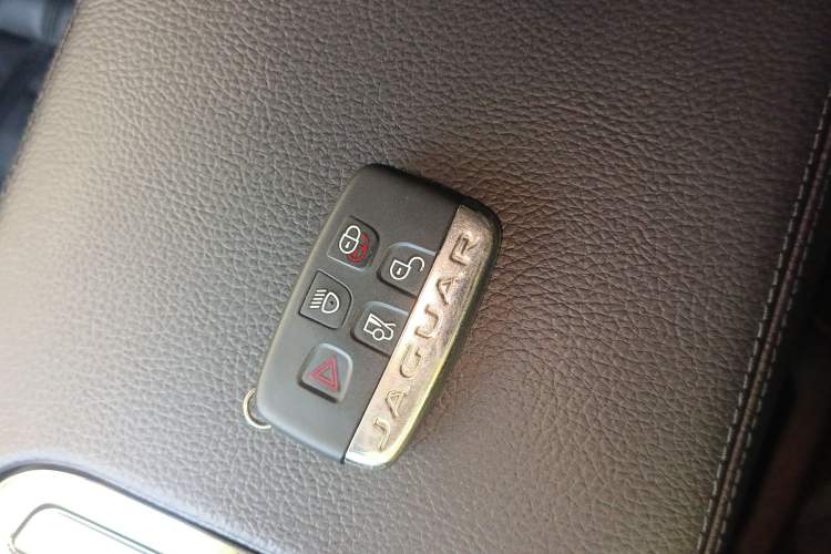 Used Jaguar XJ 2016 XJL 2.0T Two-Wheel-Drive Elegant Business Edition Interior 1