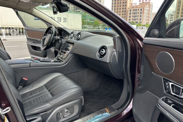 Used Jaguar XJ 2016 XJL 3.0 SC Two-Wheel-Drive Elegant Business Edition Interior 1