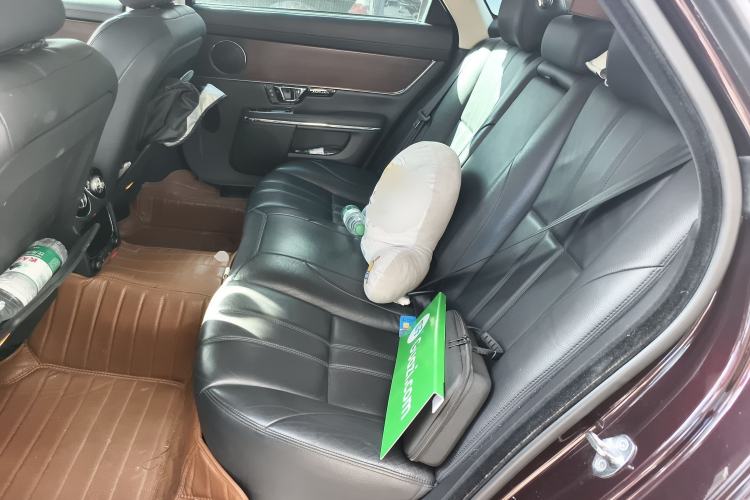 Used Jaguar XJ 2016 XJL 2.0T Two-Wheel-Drive Elegant Business Edition Interior 4