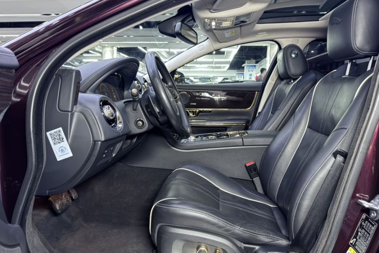 Used Jaguar XJ 2016 XJL 3.0 SC Four-Wheel Drive Panoramic Business Edition Interior 6