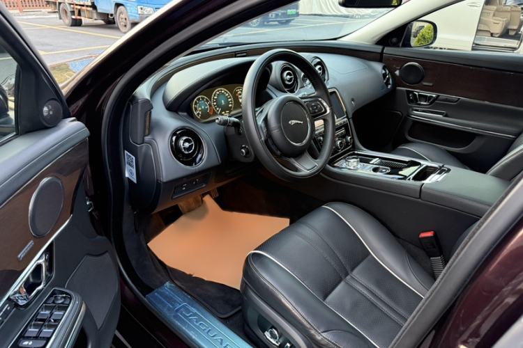 Used Jaguar XJ 2016 XJL 3.0 SC Four-Wheel Drive Panoramic Business Edition Left Front Seat