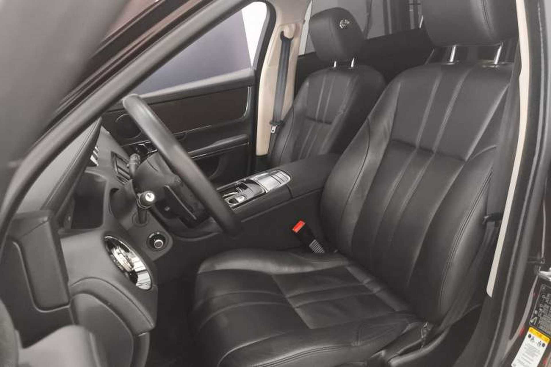 Used Jaguar XJ 2016 XJL 3.0 SC Two-Wheel-Drive Elegant Business Edition Left Front Seat