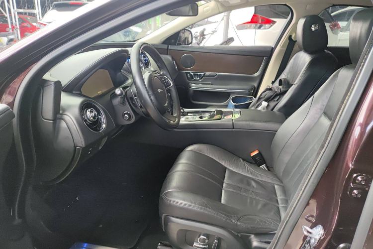 Used Jaguar XJ 2016 XJL 3.0 SC Two-Wheel-Drive Elegant Business Edition Left Front Seat