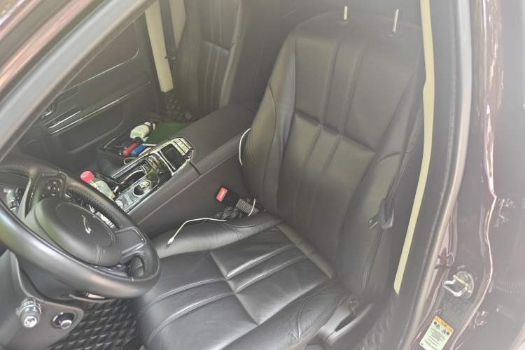 Used Jaguar XJ 2016 XJL 2.0T Two-Wheel-Drive Elegant Business Edition Left Front Seat