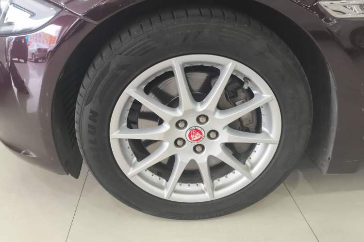 Used Jaguar XJ 2016 XJL 3.0 SC Two-Wheel-Drive Elegant Business Edition Left Front Wheel Hub